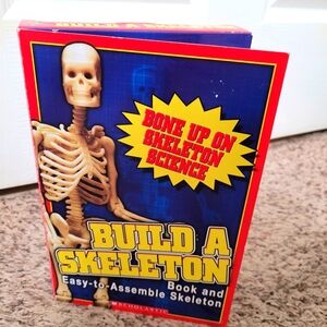 💥3/$24 NIB‎ Scholastic Build a Skeleton Book with Miniature Skeleton